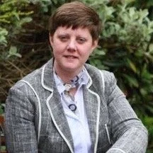 Dr. Naoise O'Reilly - TodaysLeadingWomne.com